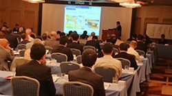 会社説明を行う当社代表取締役社長　齊藤浩 （岐阜グランドホテルにて）